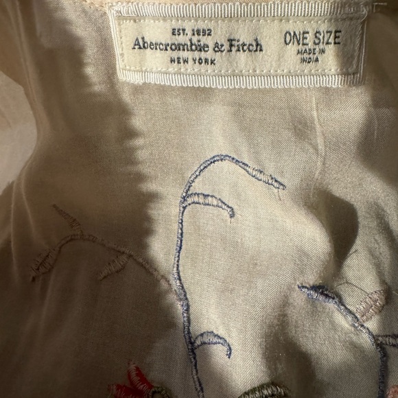 Vintage Embroidered Kimono - Picture 3 of 3